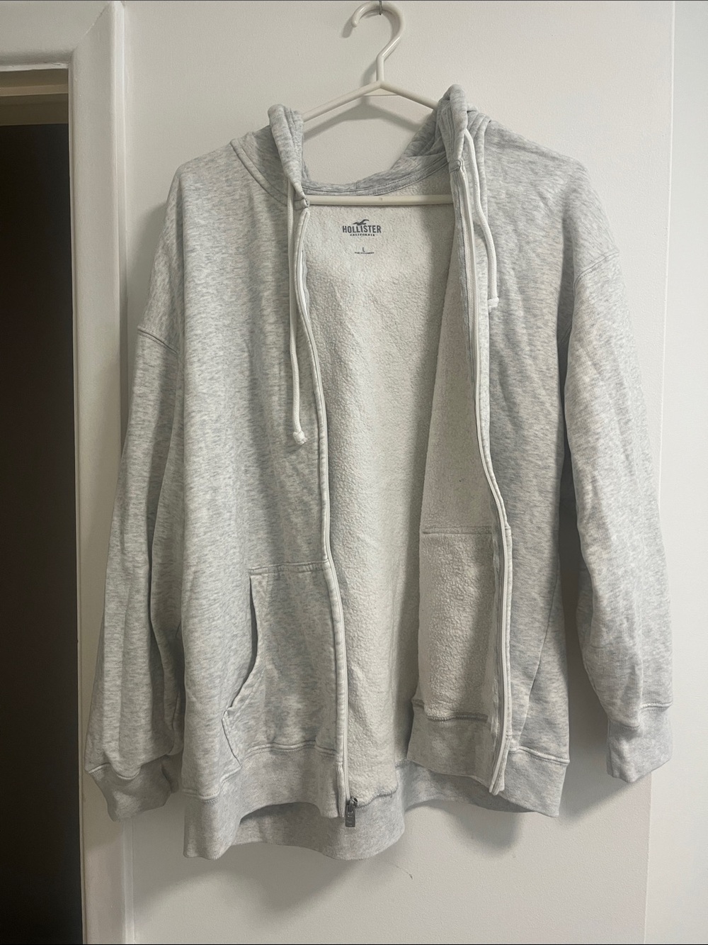 Hollister Women's Light Heather Gray Zip-Up Hoodie